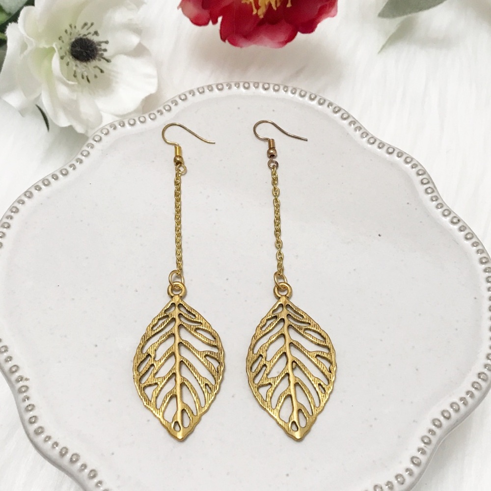 • Unbranded • Gold Leaf Earings